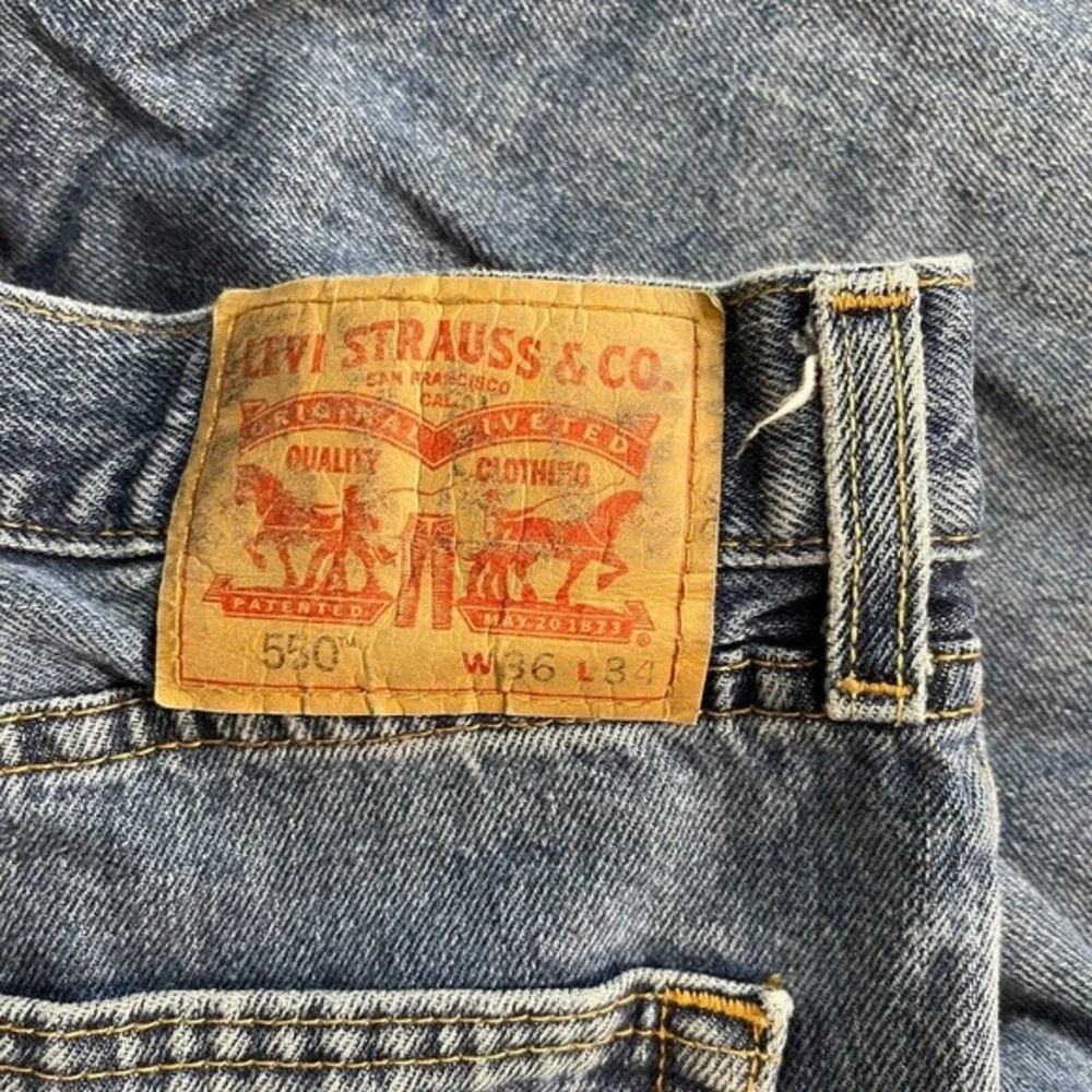 Levis Jeans 550 Mens 36x34 Relaxed Fit Straight‎ Leg Med Wash Blue Denim